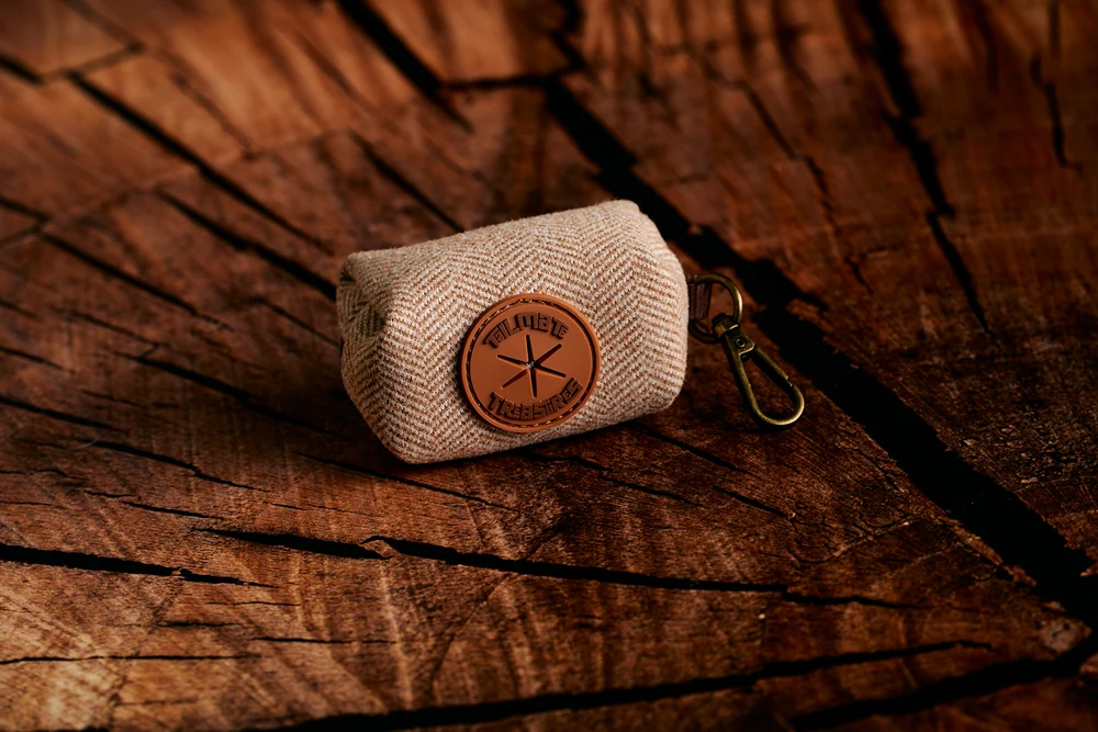 Brown tweed waste-bag holder with clip